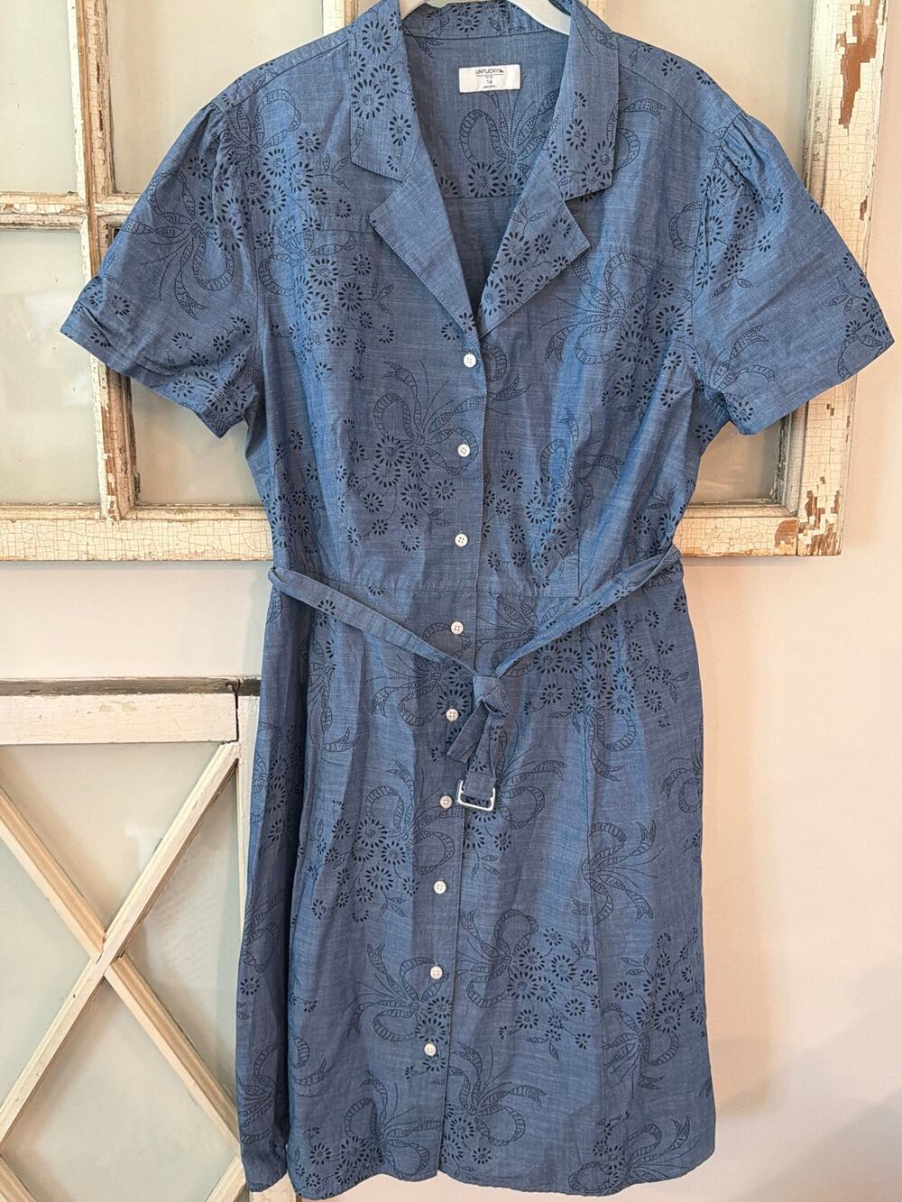 Untuckit women’s size 14 blue floral cotton dress with pockets